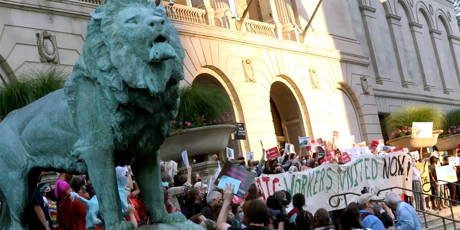 Historic union wins at Art Institute of Chicago